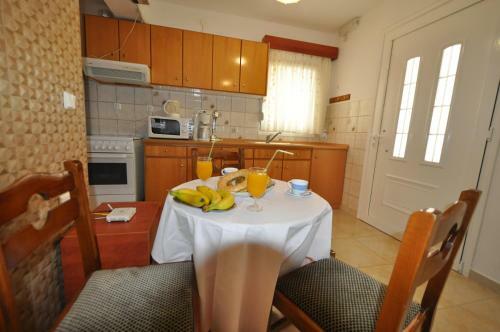 Kiriakos Holiday Home