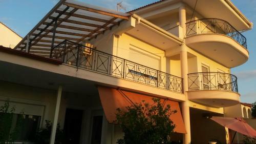 Tzamtzis Apartments