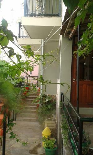 Hostal Nissaki Guesthouse