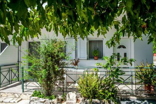 Apartamento Thimios Rooms
