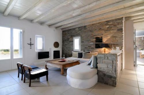 Paros Villa Sleeps 17 Pool Air Con