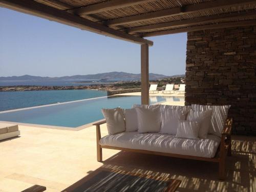 Paros Villa Sleeps 14 Pool T714103