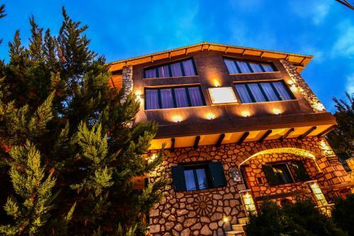 Hostal Camelia Suites