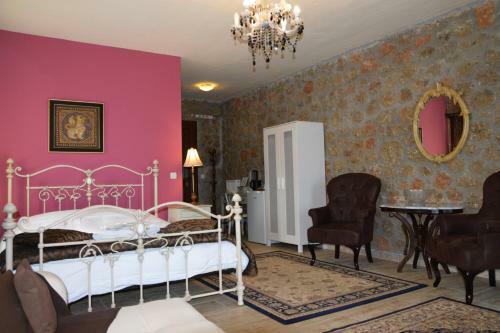 Hostal Trikalon Muses Art Suites