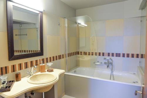 Hostal Vathyskia Guesthouse