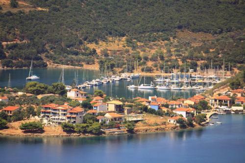 Villa Trizonia House