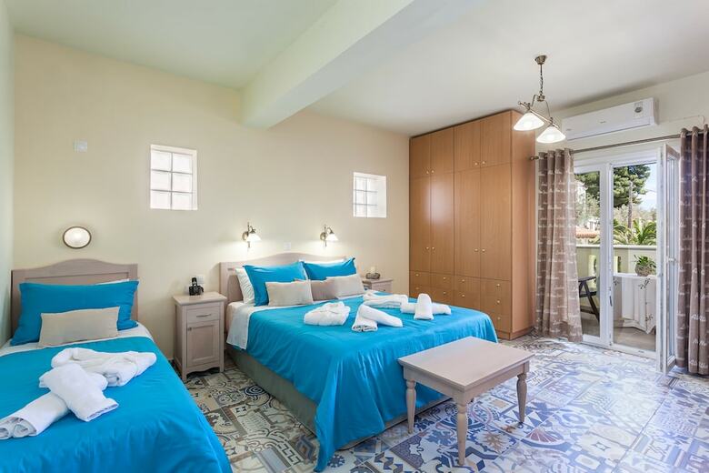 Stafylos Suites & Boutique Hotel