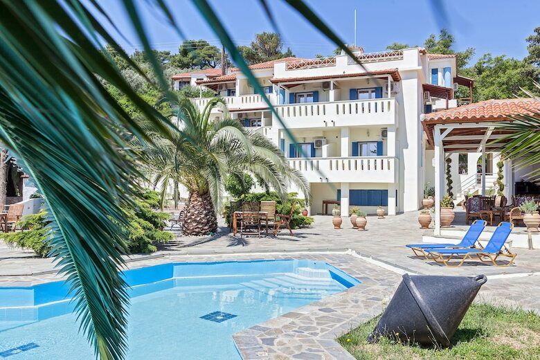 Stafylos Suites & Boutique Hotel