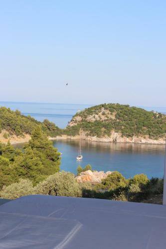 Hostal Mando Beachfront