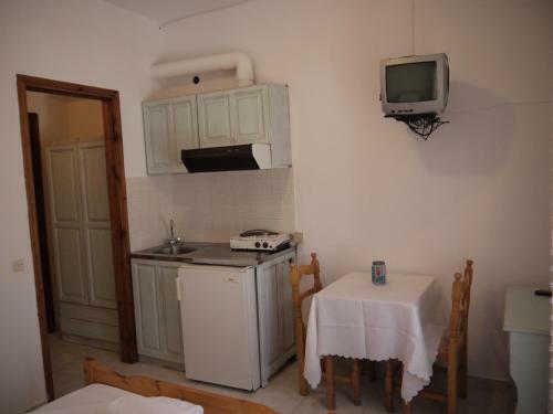 Hostal Crystal Apartments
