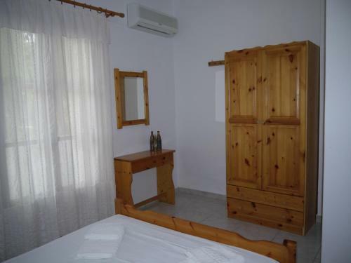 Hostal Crystal Apartments
