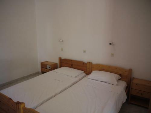 Hostal Crystal Apartments