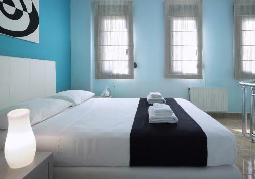 Aeolis Apartments & Studios