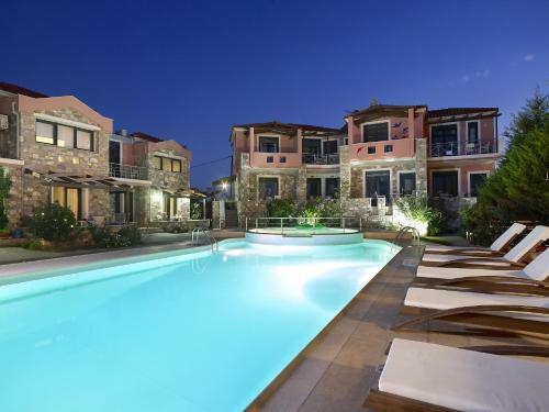 Aeolis Apartments & Studios