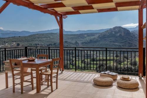 Tsikalaria Villa Sleeps 4
