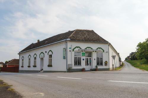 Hostal Apartmani Baranjski Dvori