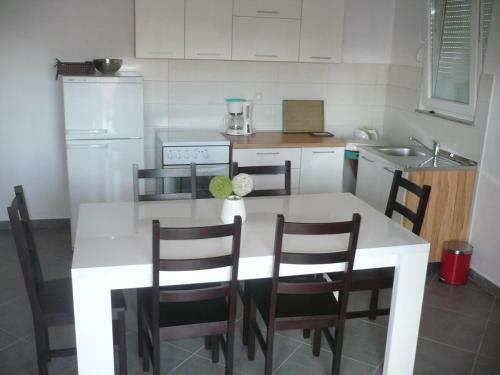 Apartments With A Parking Space Maslenica, Novigrad - 6573