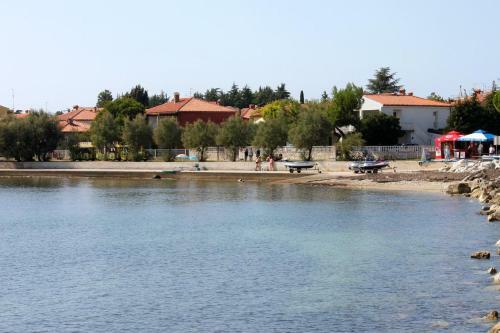 Apartments With A Parking Space Novigrad - 15227
