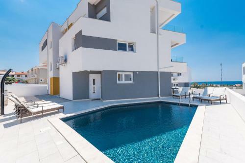Apartamento Merima 1 Luxury Ap With A Pool