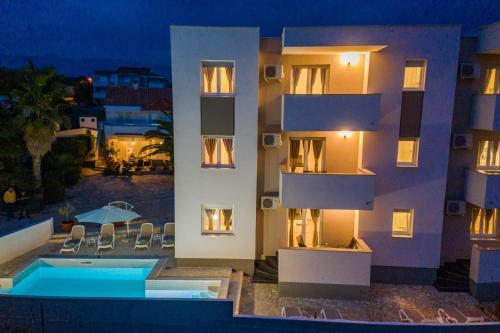 Apartamento Star 4. Modern & Centrally Located Ap. For 6