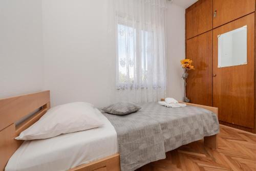 Centrally Located Apartment For 16