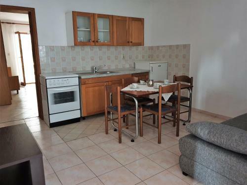 Golden Center Apartments