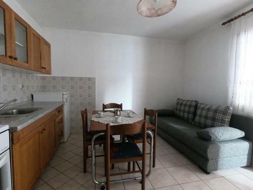 Golden Center Apartments