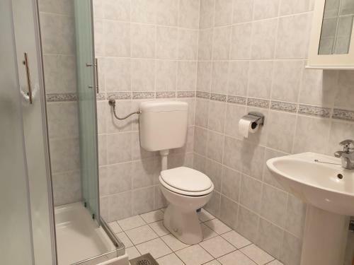 Golden Center Apartments