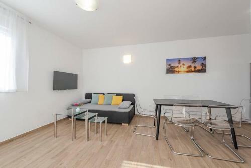Dario 2. Modern & Luxury Apartment With A Pool