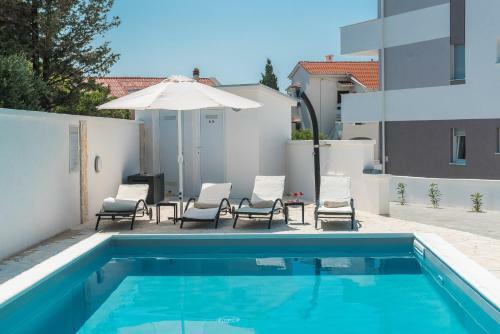 Apartamento Andy Modern & Centrally Located Ap. For 6 With A Pool
