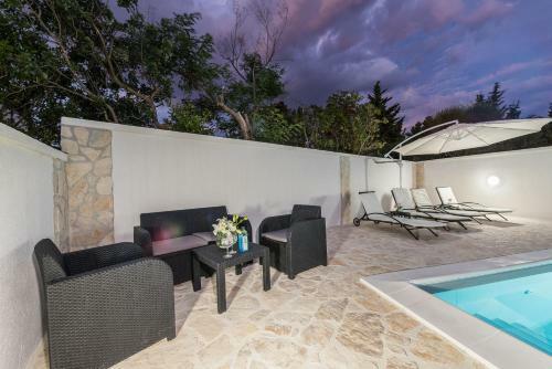 Apartamento Andy Modern & Centrally Located Ap. For 6 With A Pool