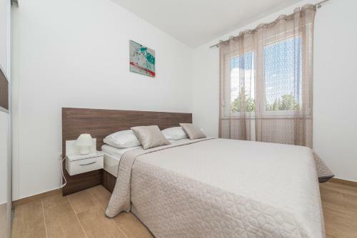 Apartamento Andy Modern & Centrally Located Ap. For 6 With A Pool