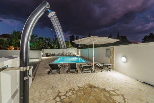 Apartamento Andy Modern & Centrally Located Ap. For 6 With A Pool