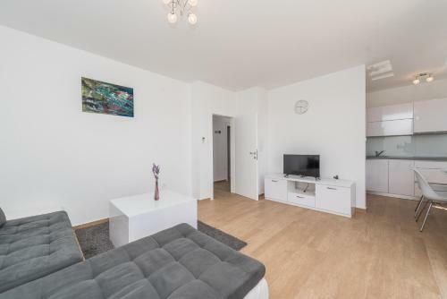 Apartamento Andy Modern & Centrally Located Ap. For 6 With A Pool