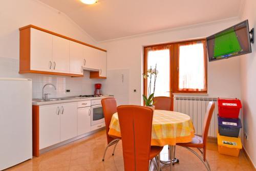 Apartment Ljiljana 1553