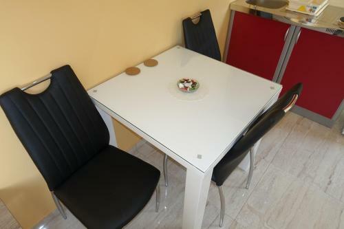 Hostal Apartments Leon Nin