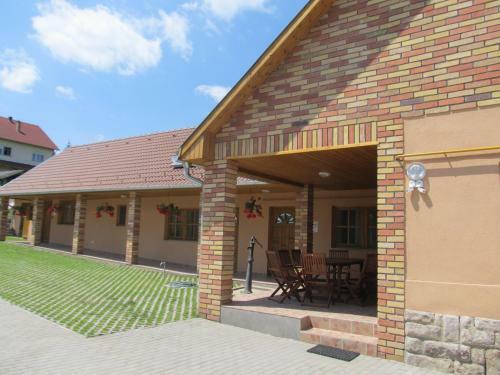 Hostal Tavi F�szek Vend�gh�z