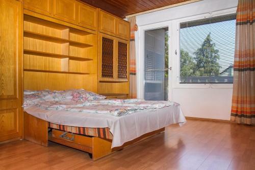 Holiday Home In Balatonkeresztur 19516