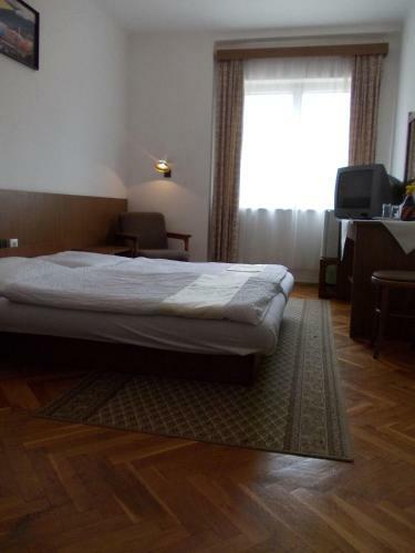 Sir�ly Hotel