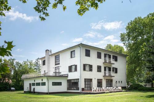Sir�ly Hotel