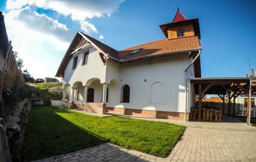 Hostal Buz�s Pince Vend�gh�z