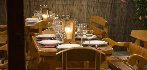 Hostal Buz�s Pince Vend�gh�z