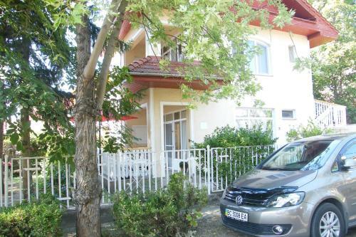 Gy�ngyvir�g Apartman