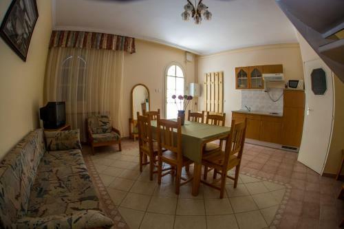 Aqua Line Apartmanh�z