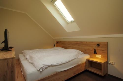 Alm�sy Apartmanh�z Gyula