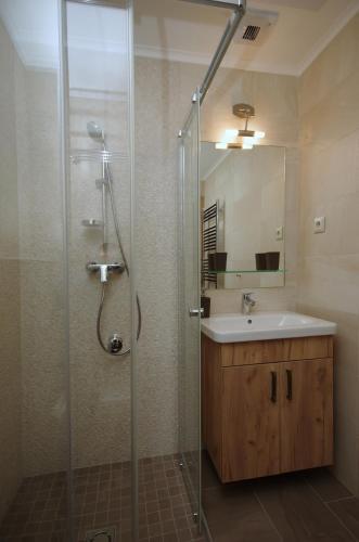 Alm�sy Apartmanh�z Gyula
