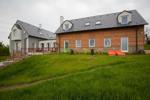 Apartamento Di�liget - Lovasber�ny