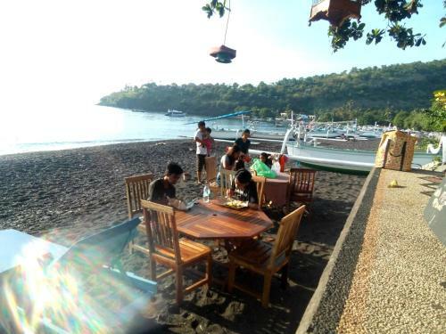 Sunrise Cafe Bungalows