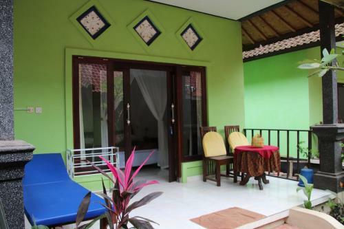 Hostal Taman Sandat