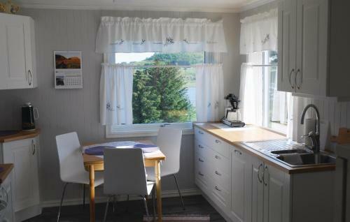 Holiday Home Leknes Voievn.